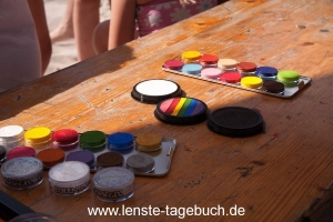 Strand (10) Strand (10)
