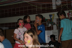neon_party_057 neon_party_057